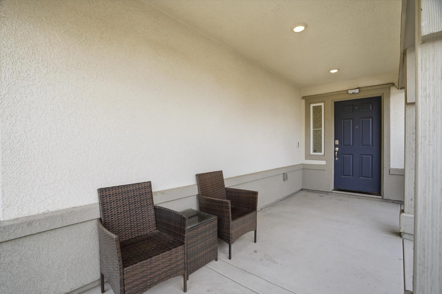 398 Miwok Ln, Manteca, CA 95337