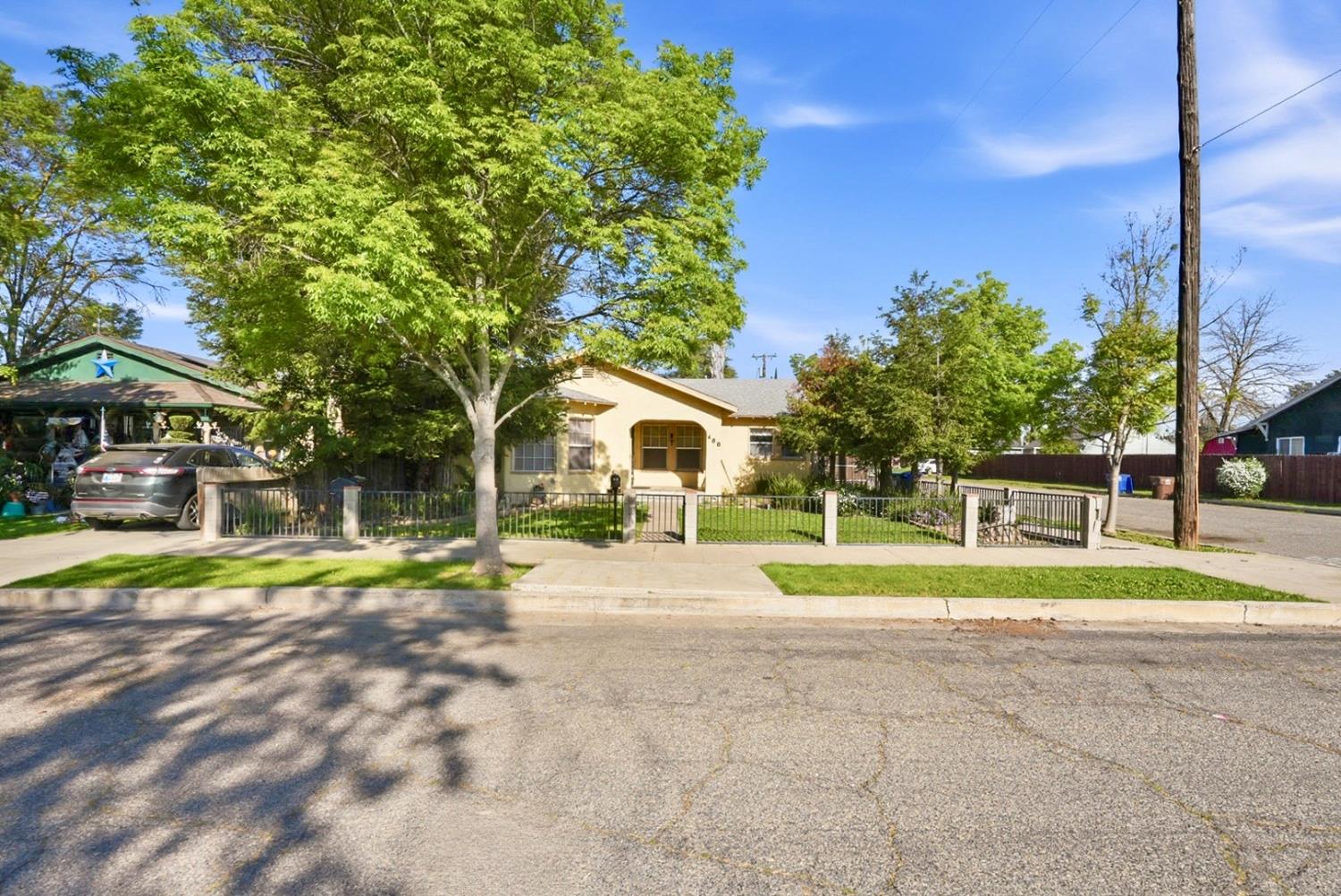 400 Monterey Ave, Chowchilla, CA 93610