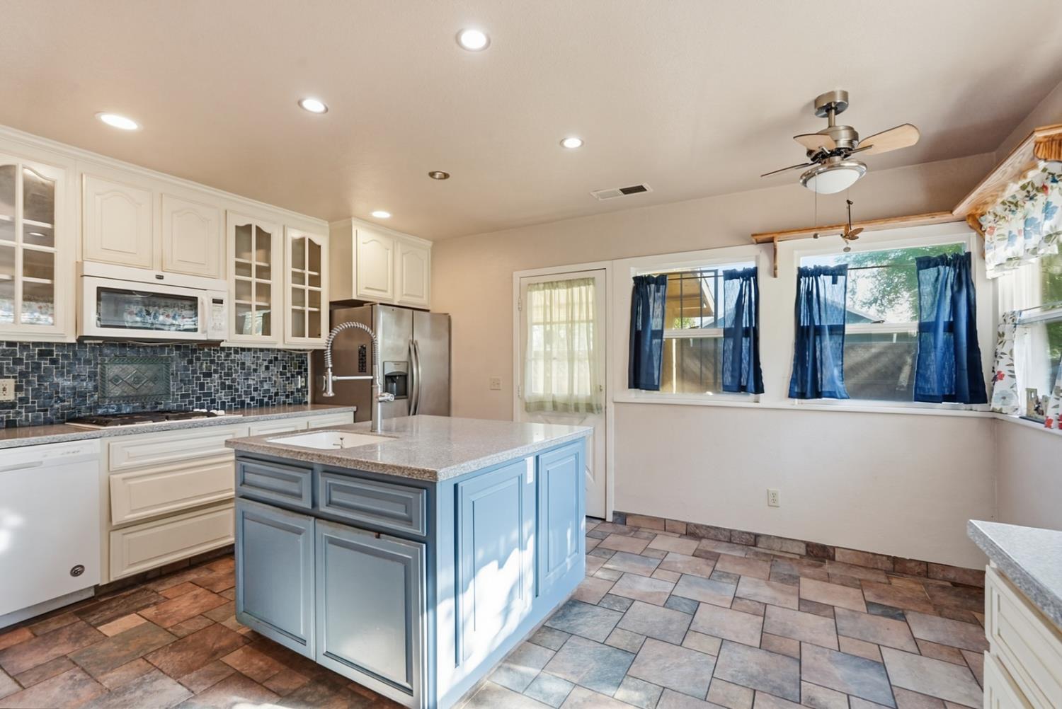 400 Monterey Ave, Chowchilla, CA 93610