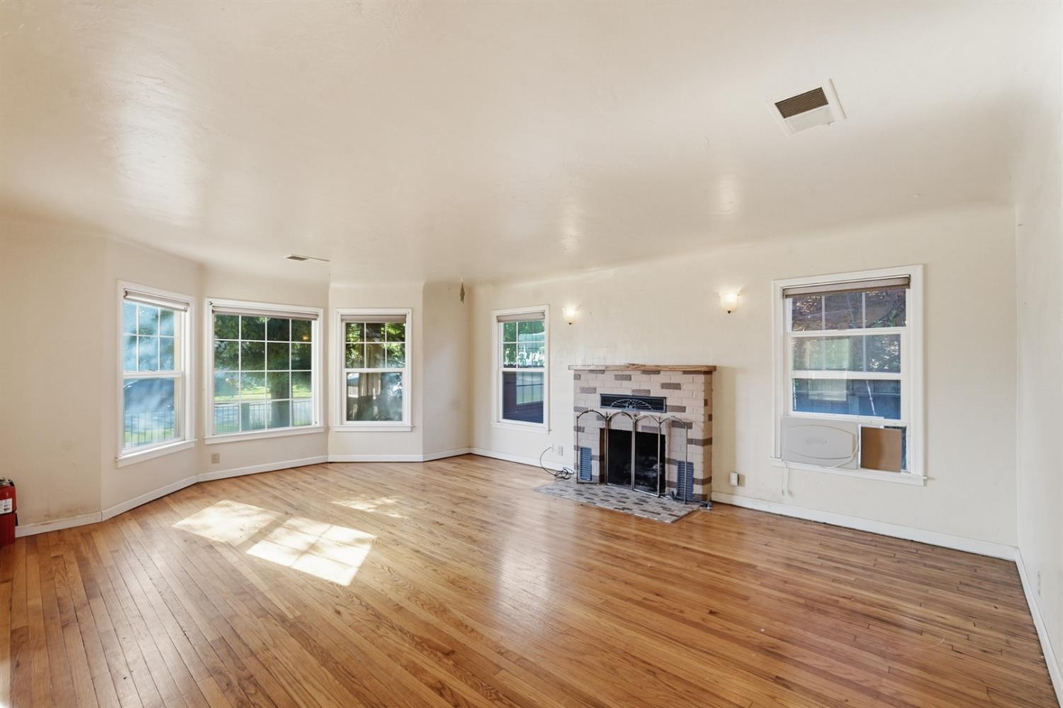 400 Monterey Ave, Chowchilla, CA 93610