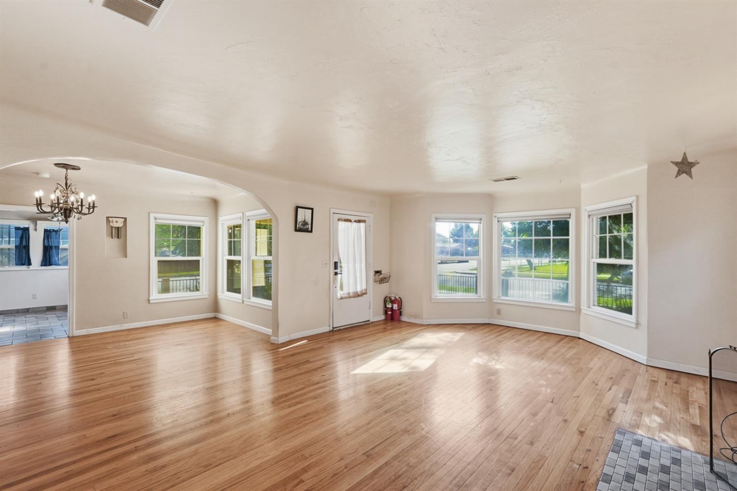 400 Monterey Ave, Chowchilla, CA 93610