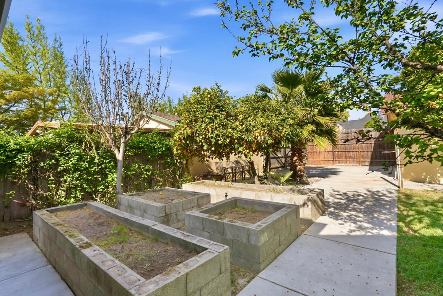 400 Monterey Ave, Chowchilla, CA 93610