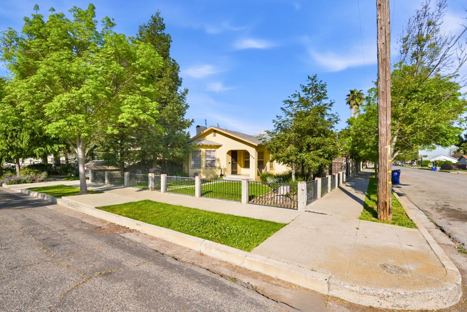 400 Monterey Ave, Chowchilla, CA 93610