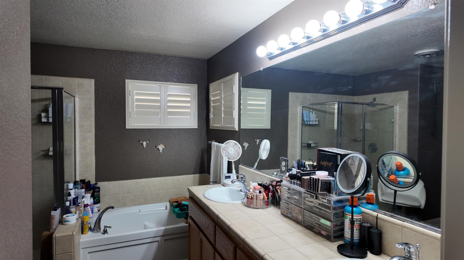 1029 Chenin Blanc St, Los Banos, CA 93635