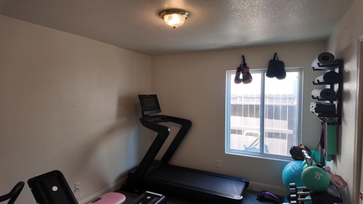 1029 Chenin Blanc St, Los Banos, CA 93635