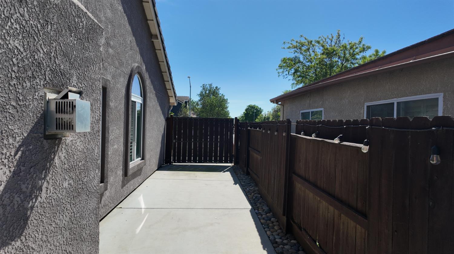1029 Chenin Blanc St, Los Banos, CA 93635