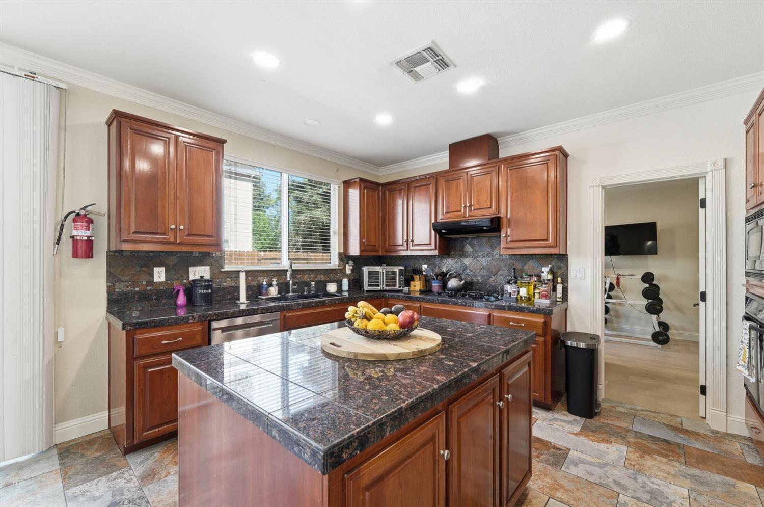 3417 Hillglen Ave, Modesto, CA 95355