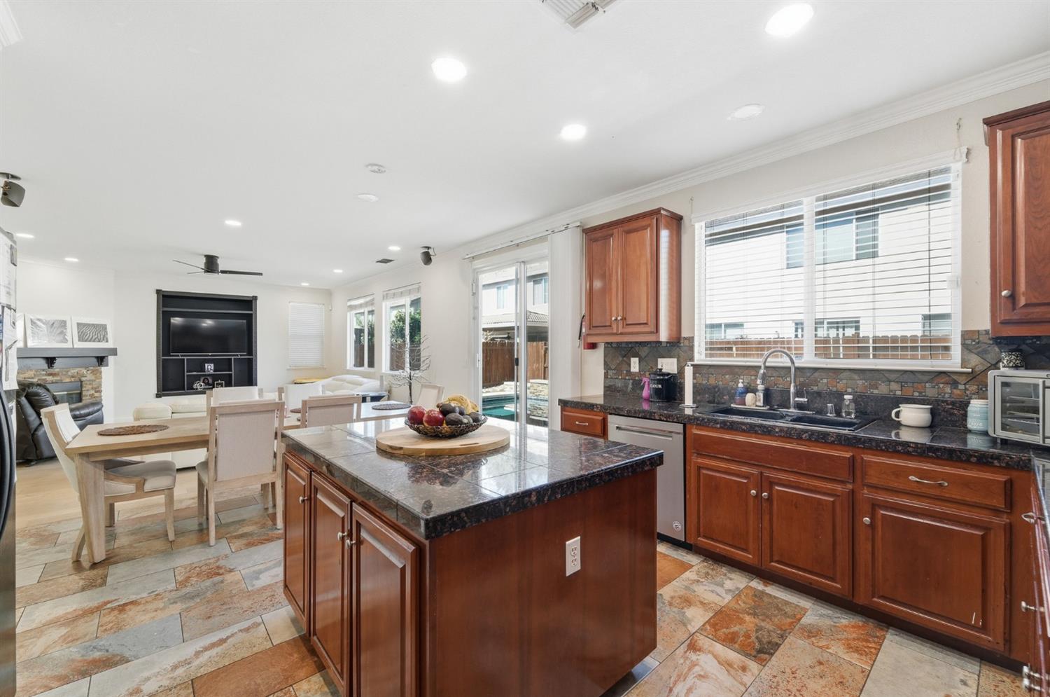 3417 Hillglen Ave, Modesto, CA 95355