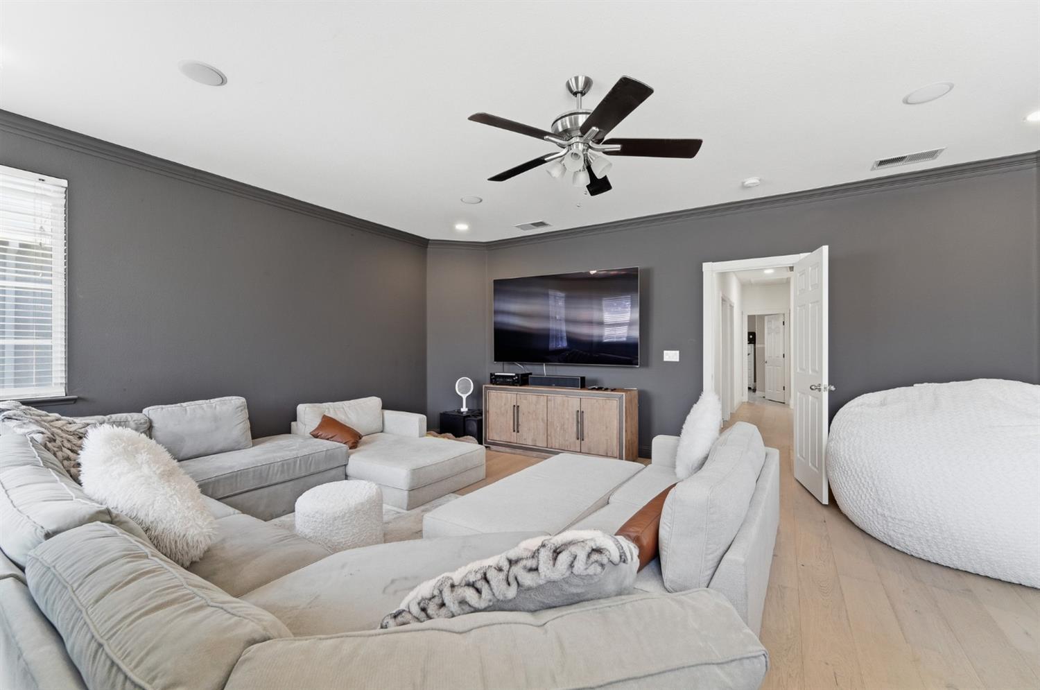 3417 Hillglen Ave, Modesto, CA 95355