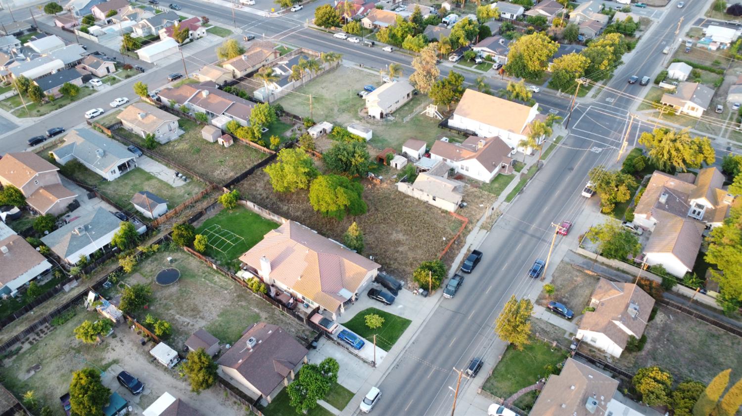 1319 F Street, Livingston, CA 95334