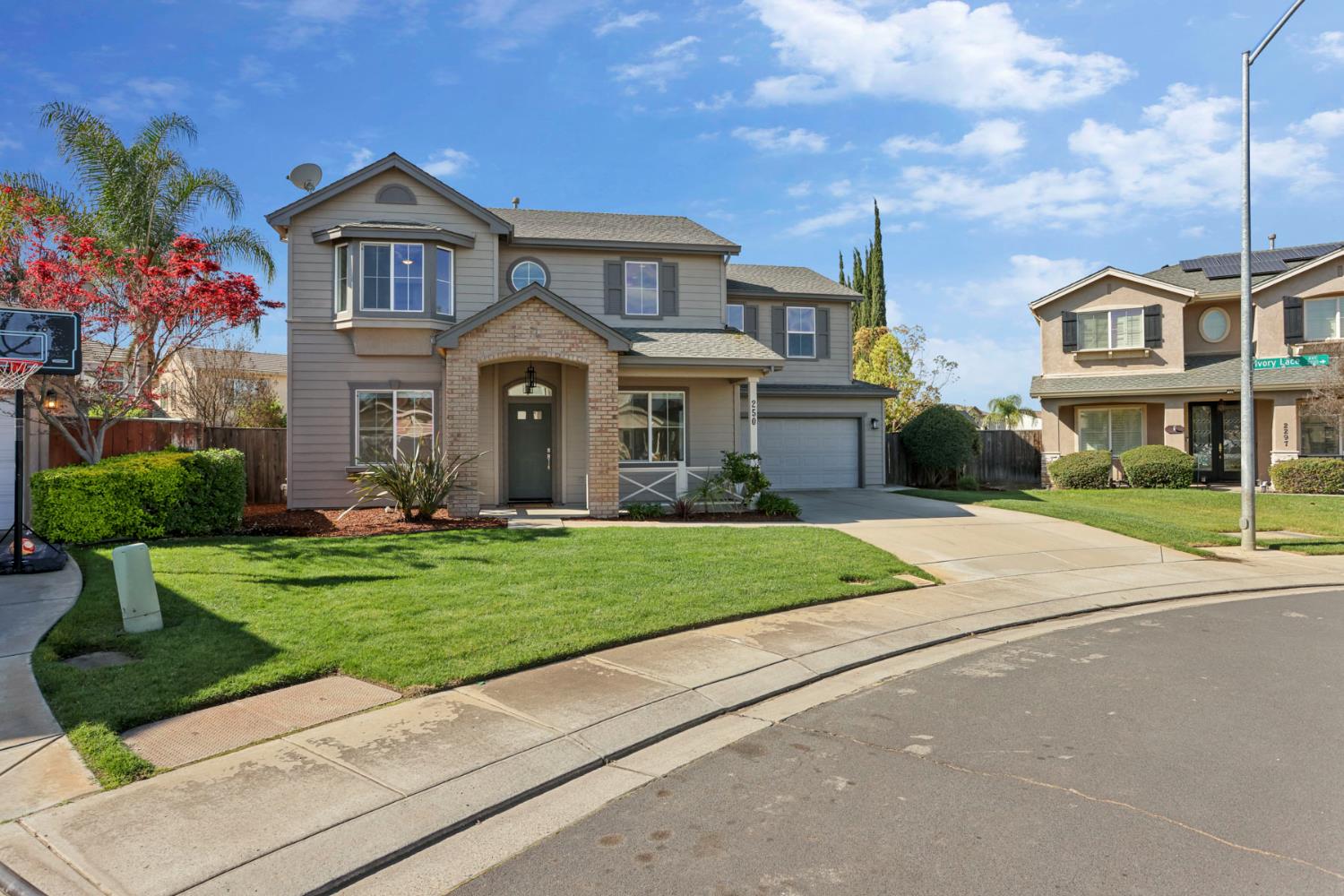 250 Fragrance St, Manteca, CA 95337