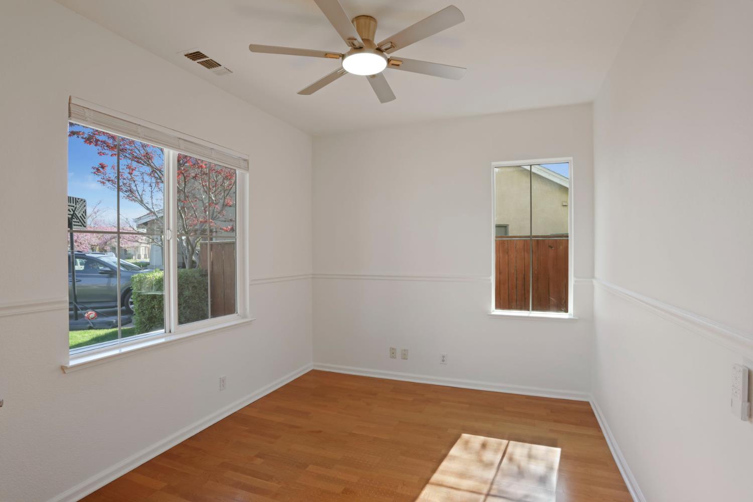 250 Fragrance St, Manteca, CA 95337