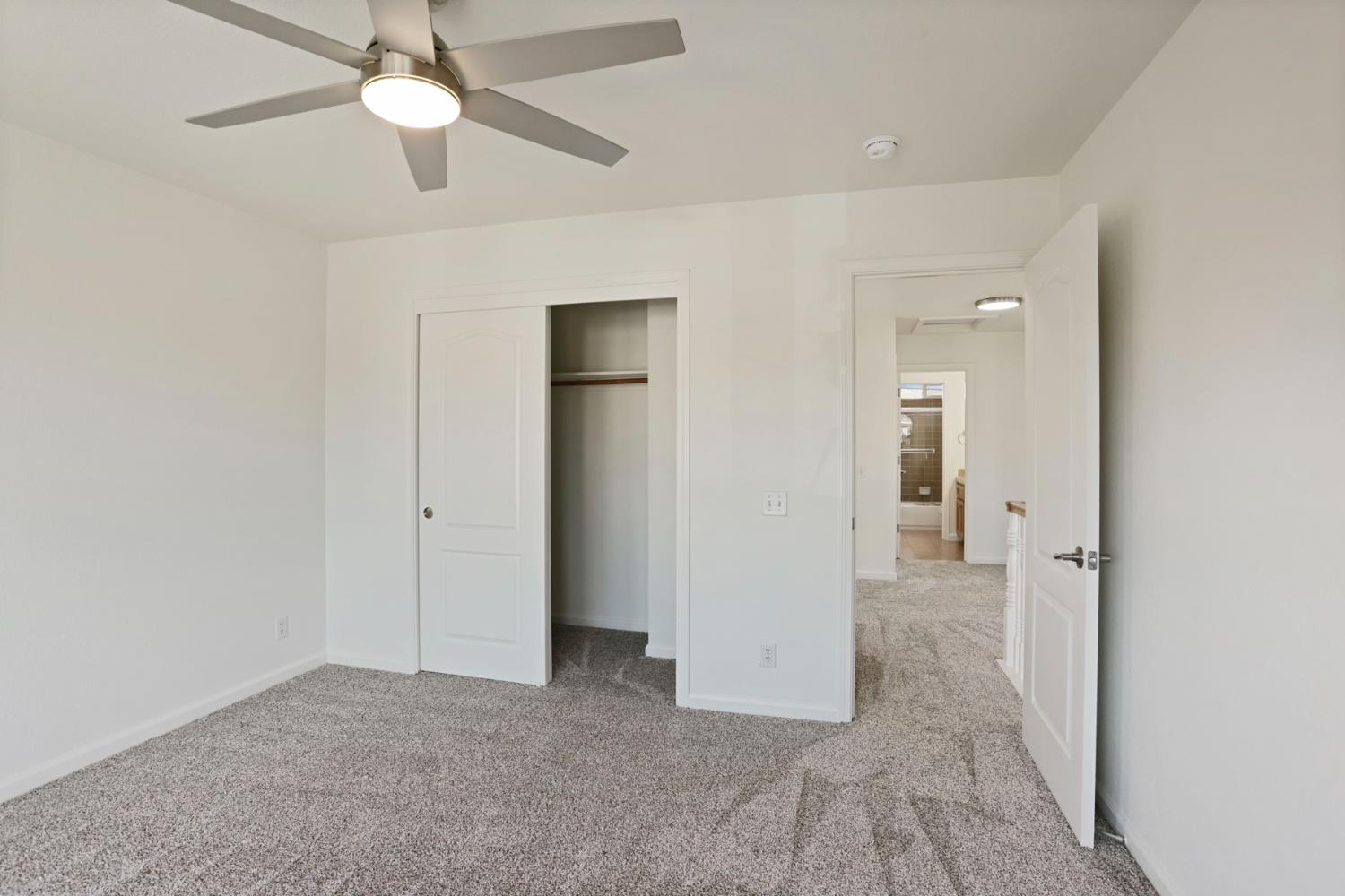 250 Fragrance St, Manteca, CA 95337