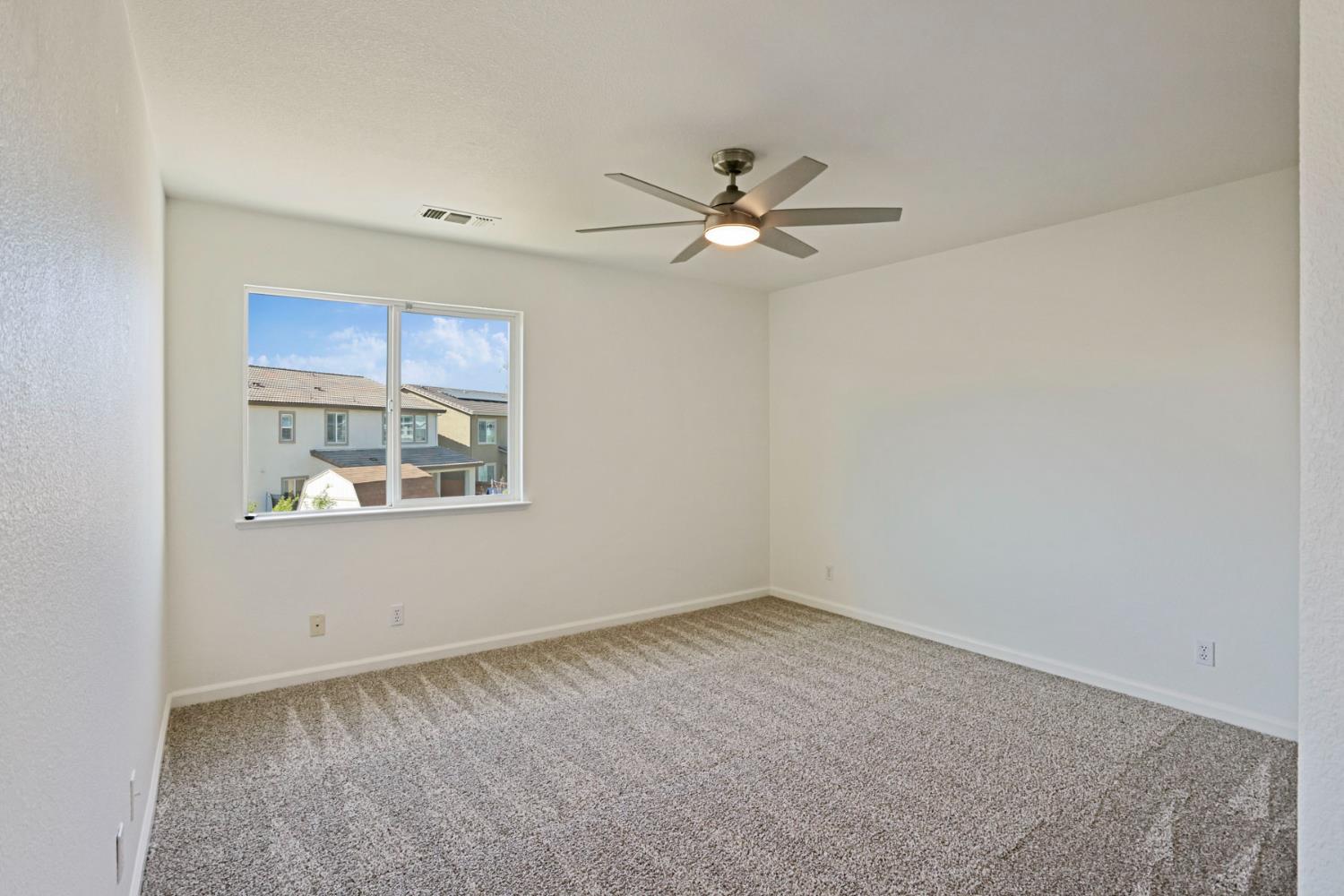 250 Fragrance St, Manteca, CA 95337