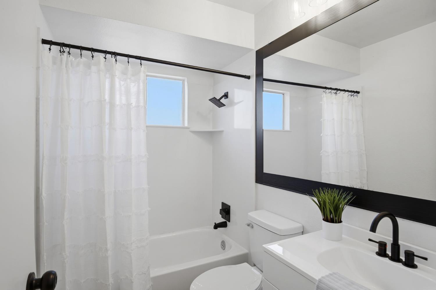 1051 Hysell Ct, Turlock, CA 95380