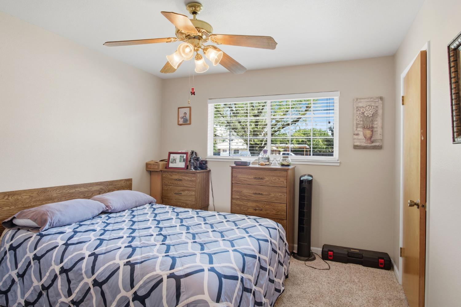 647 Ward Ave, Patterson, CA 95363