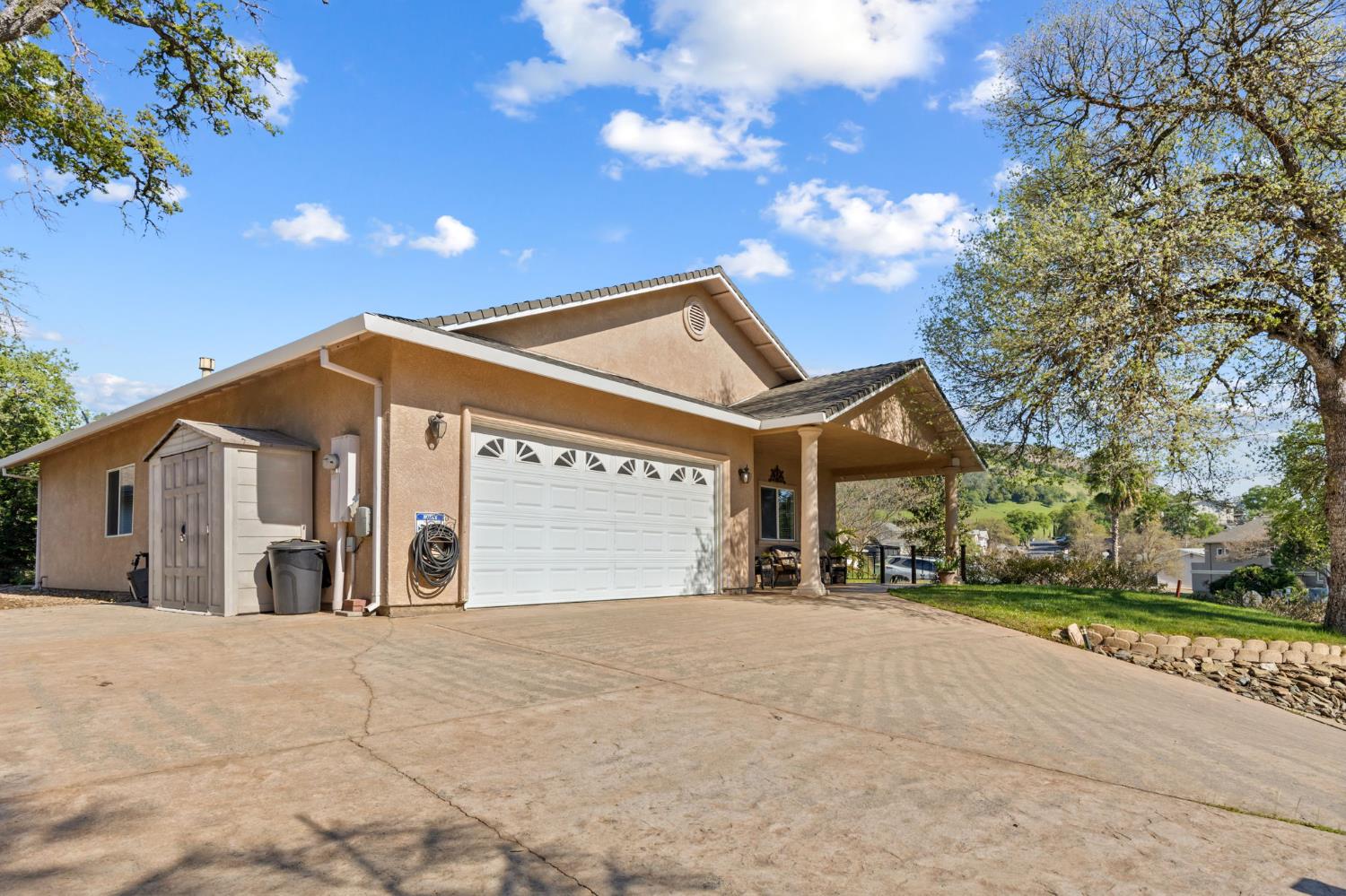 217 Poker Flat Rd, Copperopolis, CA 95228