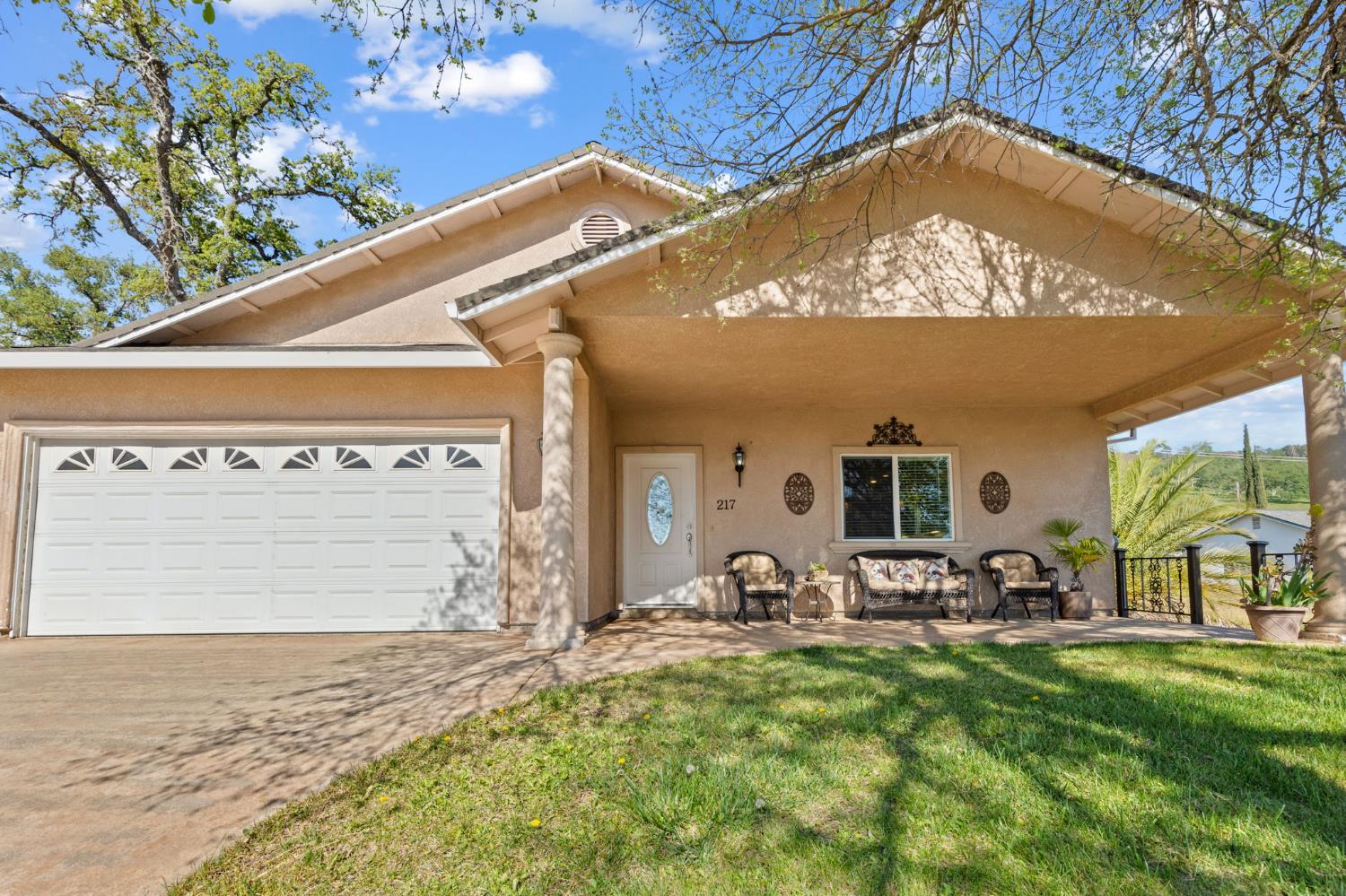 217 Poker Flat Rd, Copperopolis, CA 95228