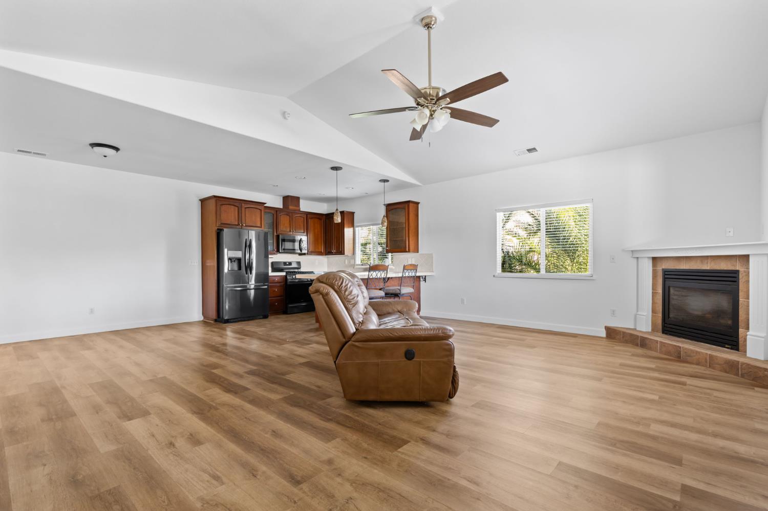 217 Poker Flat Rd, Copperopolis, CA 95228