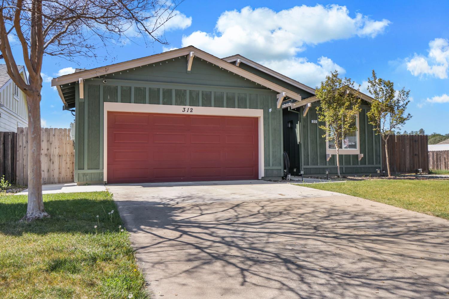 312 Copper Crest Dr, Copperopolis, CA 95228