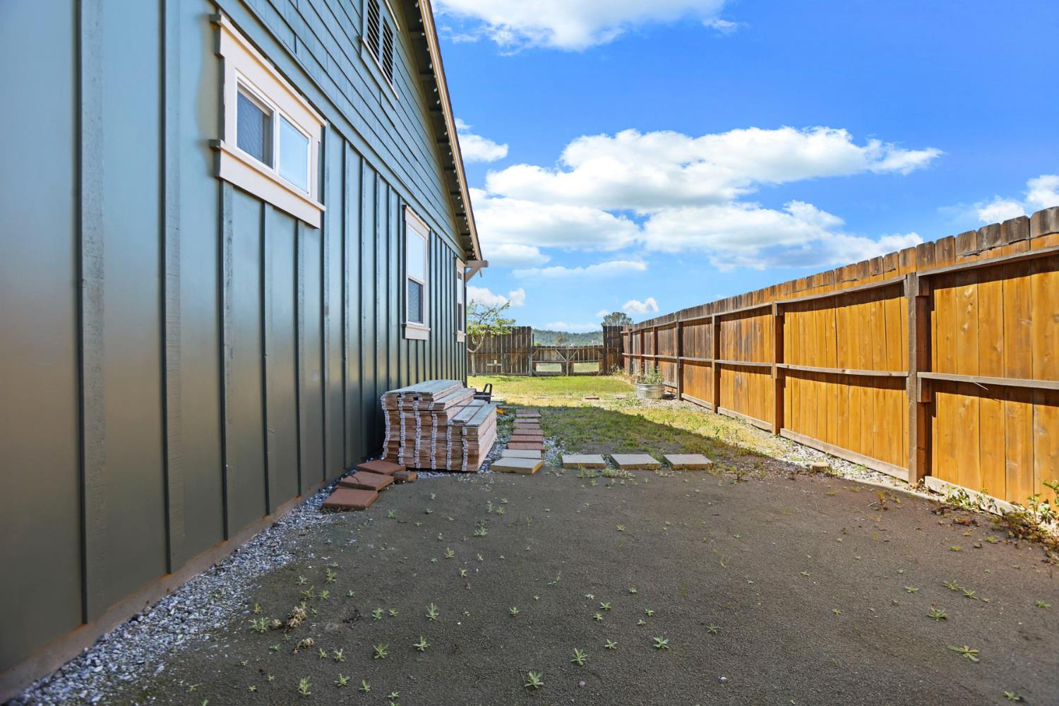 312 Copper Crest Dr, Copperopolis, CA 95228