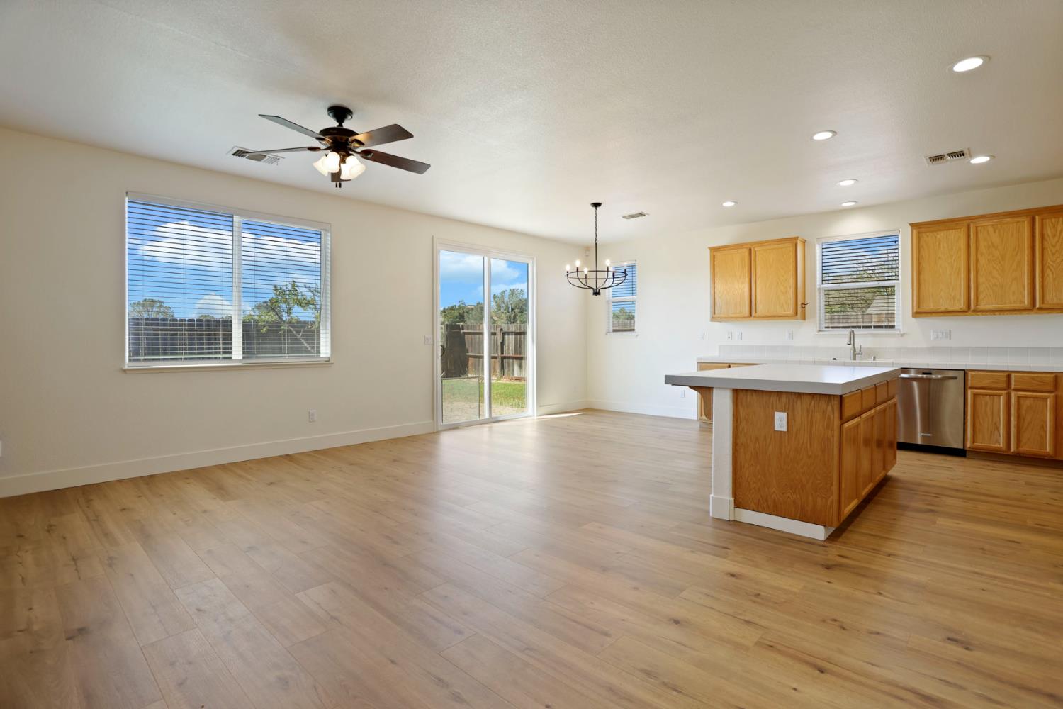 312 Copper Crest Dr, Copperopolis, CA 95228