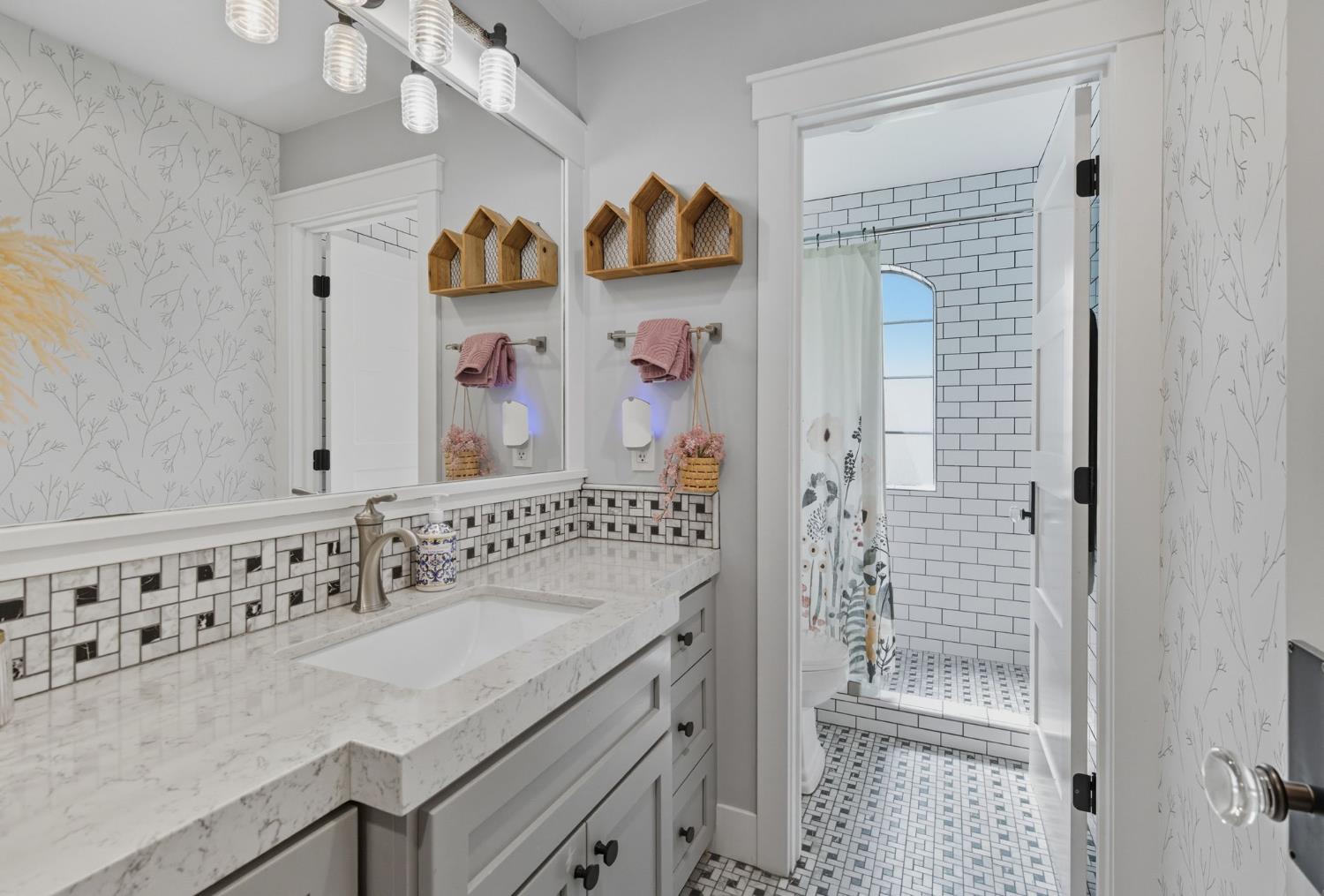 5601 Garst Rd, Modesto, CA 95357