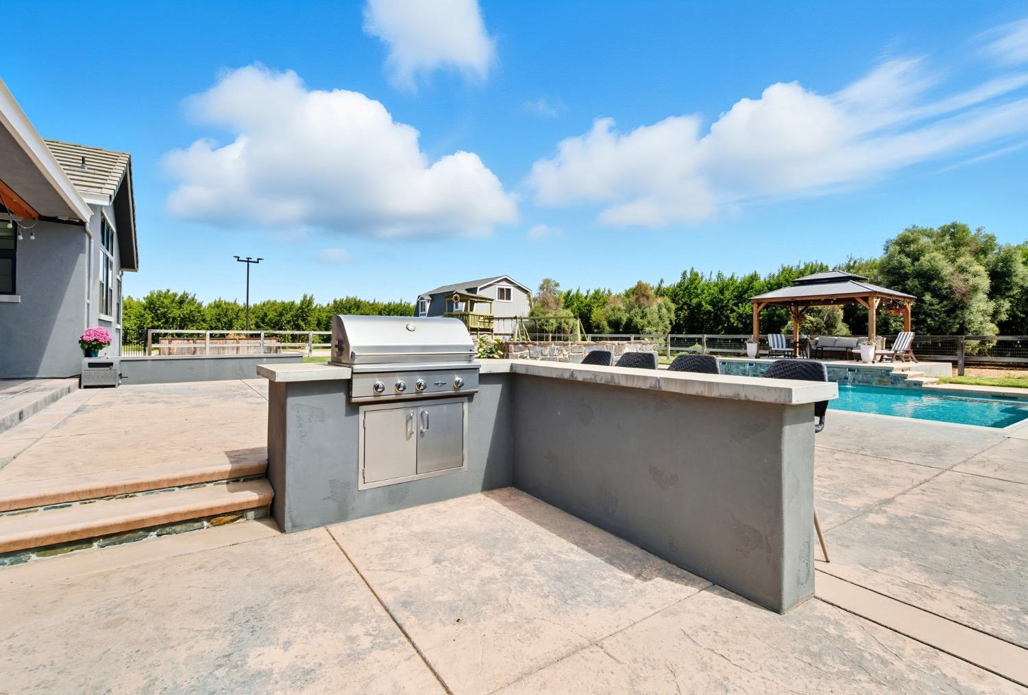 5601 Garst Rd, Modesto, CA 95357