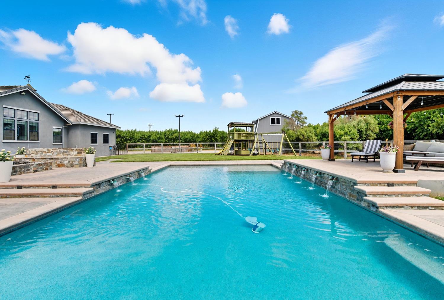 5601 Garst Rd, Modesto, CA 95357