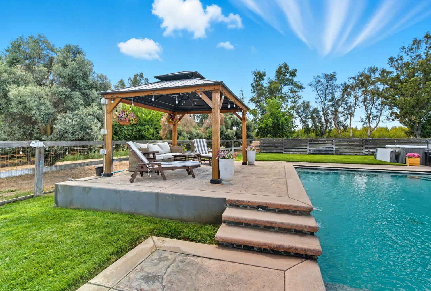 5601 Garst Rd, Modesto, CA 95357