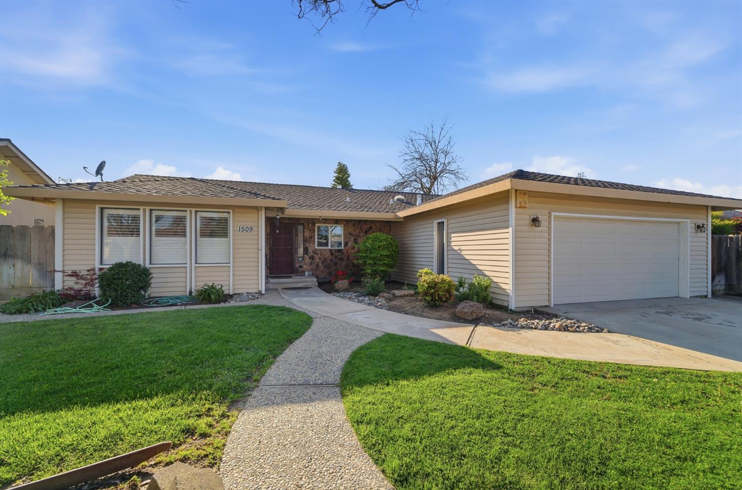 1509 Maplehill Rd, Modesto, CA 95350