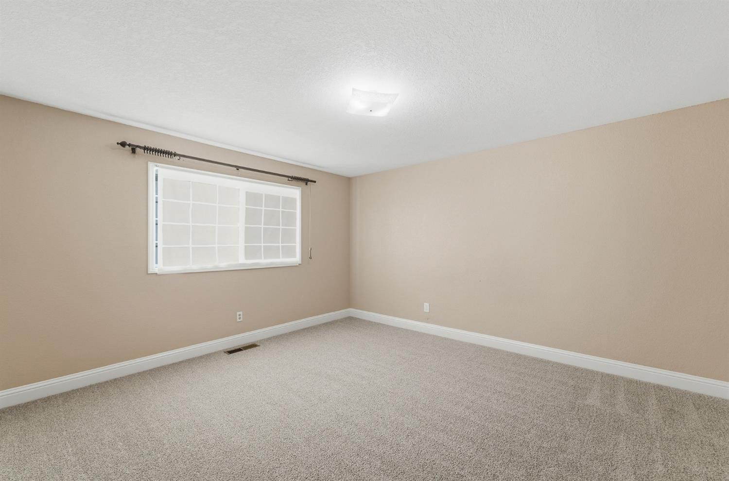 1509 Maplehill Rd, Modesto, CA 95350