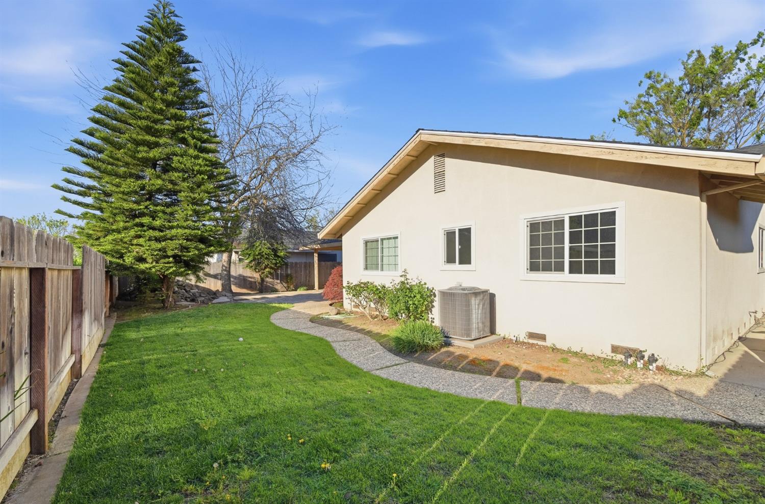 1509 Maplehill Rd, Modesto, CA 95350