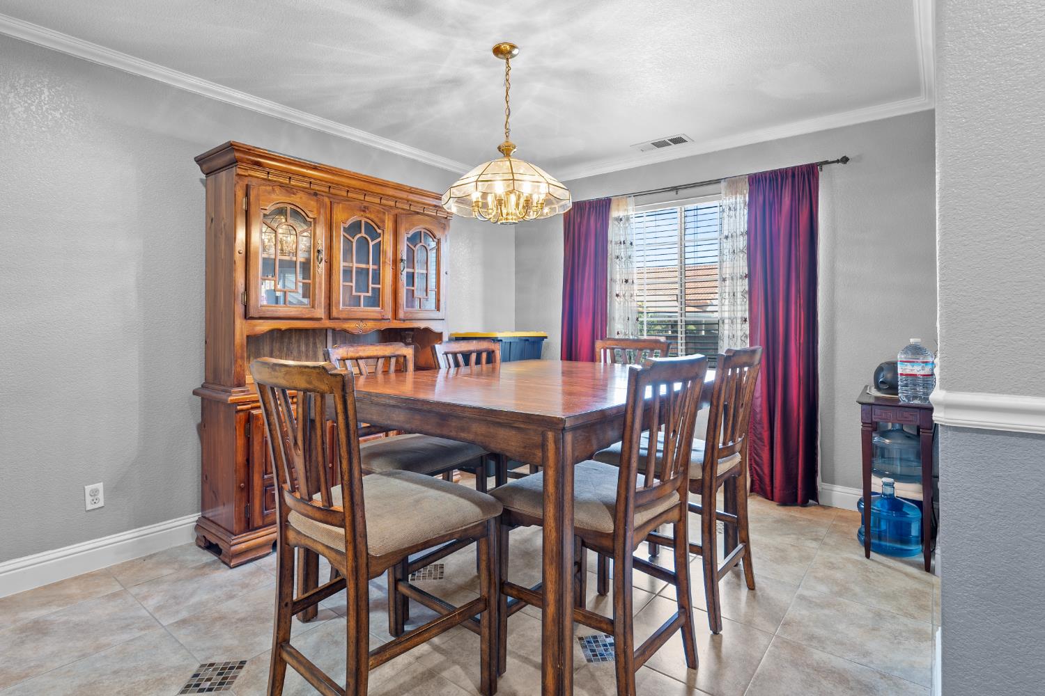 446 Port St, Los Banos, CA 93635