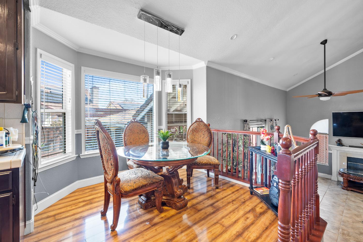 446 Port St, Los Banos, CA 93635