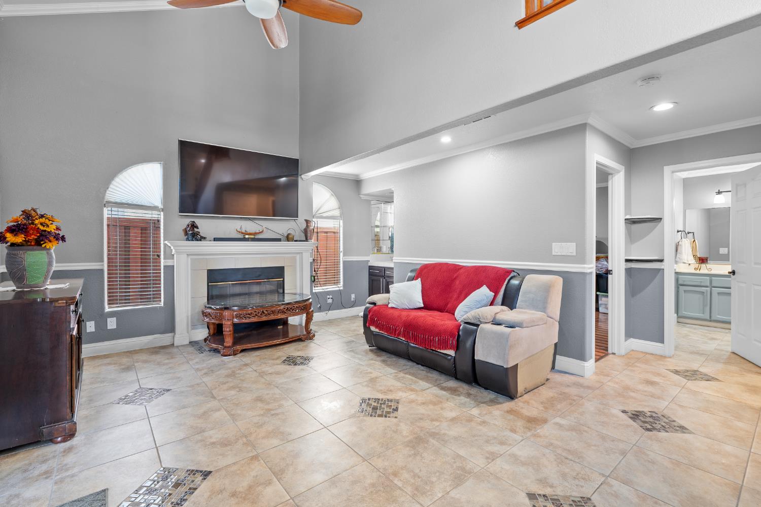 446 Port St, Los Banos, CA 93635