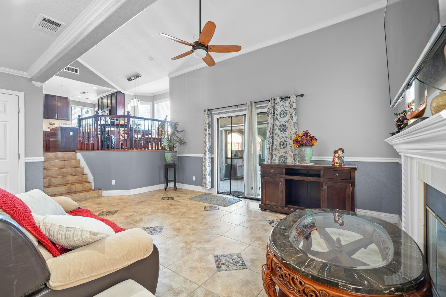 446 Port St, Los Banos, CA 93635