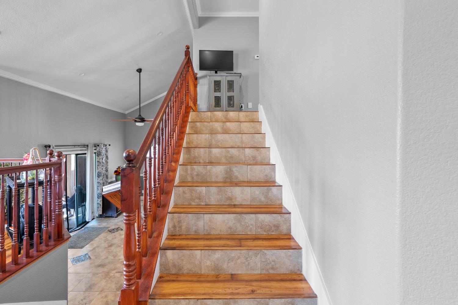 446 Port St, Los Banos, CA 93635