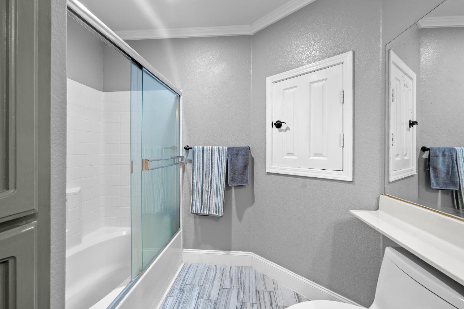 446 Port St, Los Banos, CA 93635