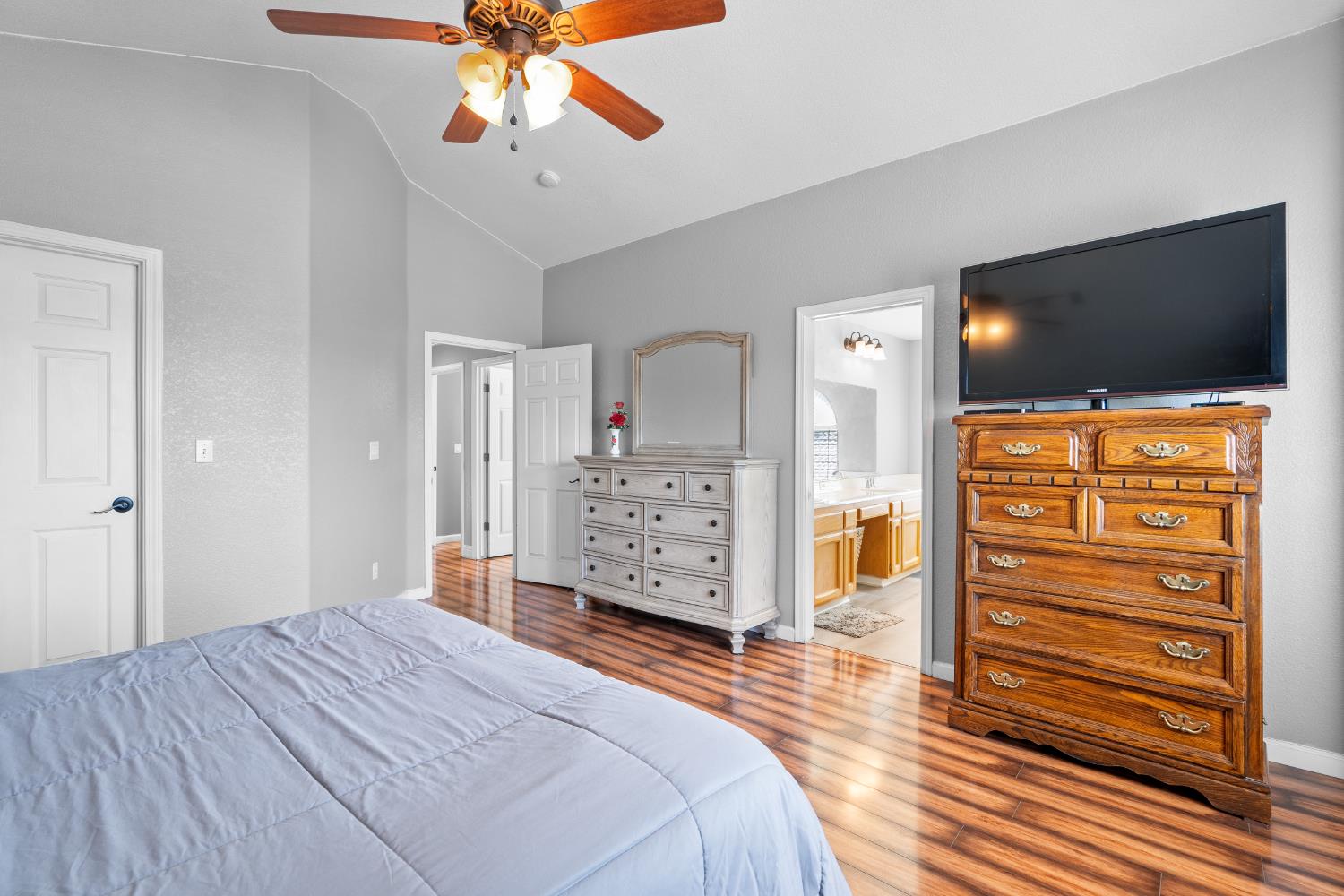 446 Port St, Los Banos, CA 93635