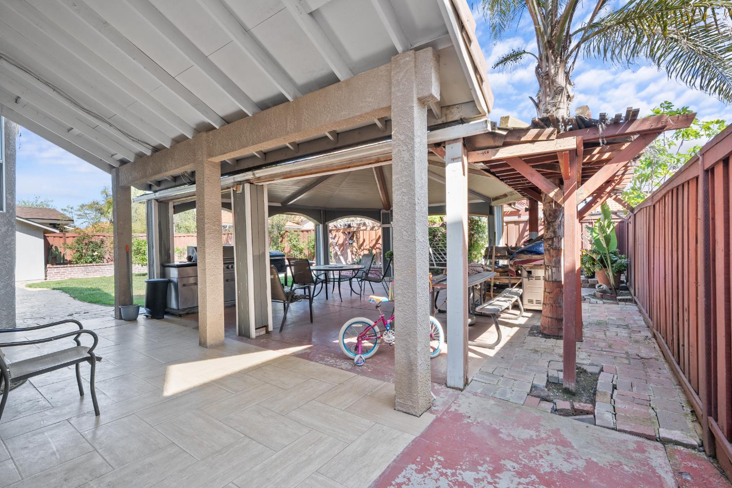 446 Port St, Los Banos, CA 93635