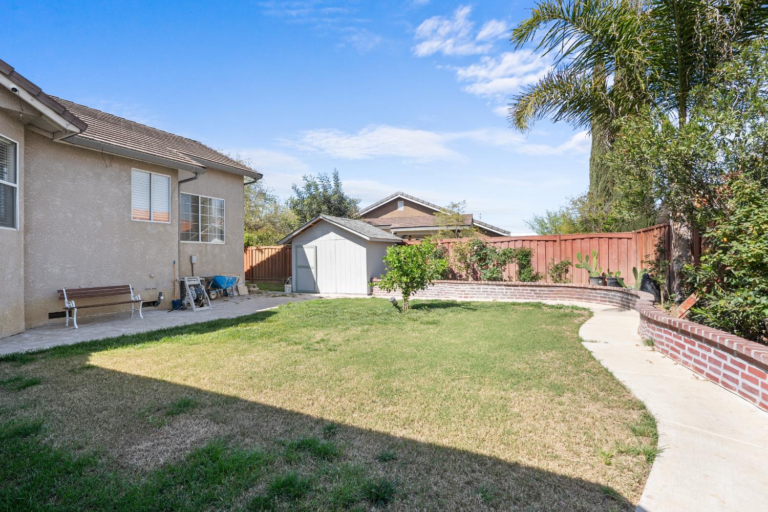 446 Port St, Los Banos, CA 93635
