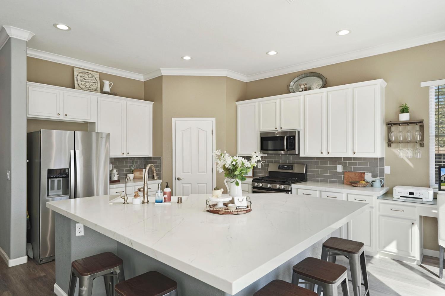 602 S Highland Ave, Ripon, CA 95366