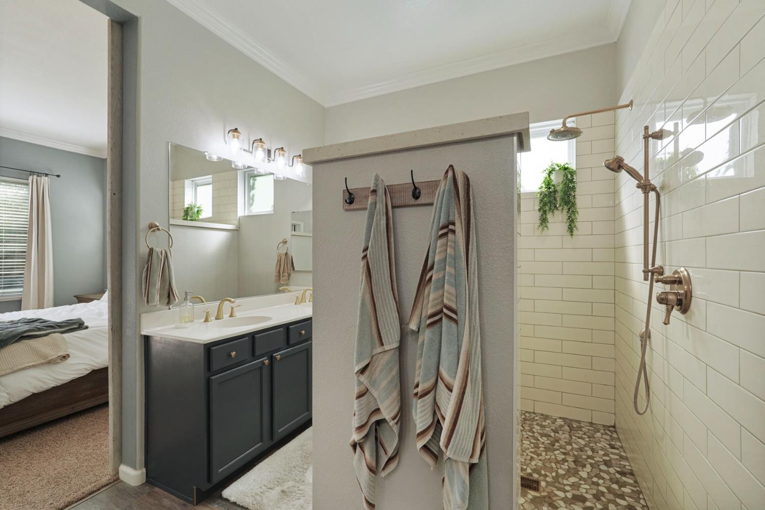 602 S Highland Ave, Ripon, CA 95366