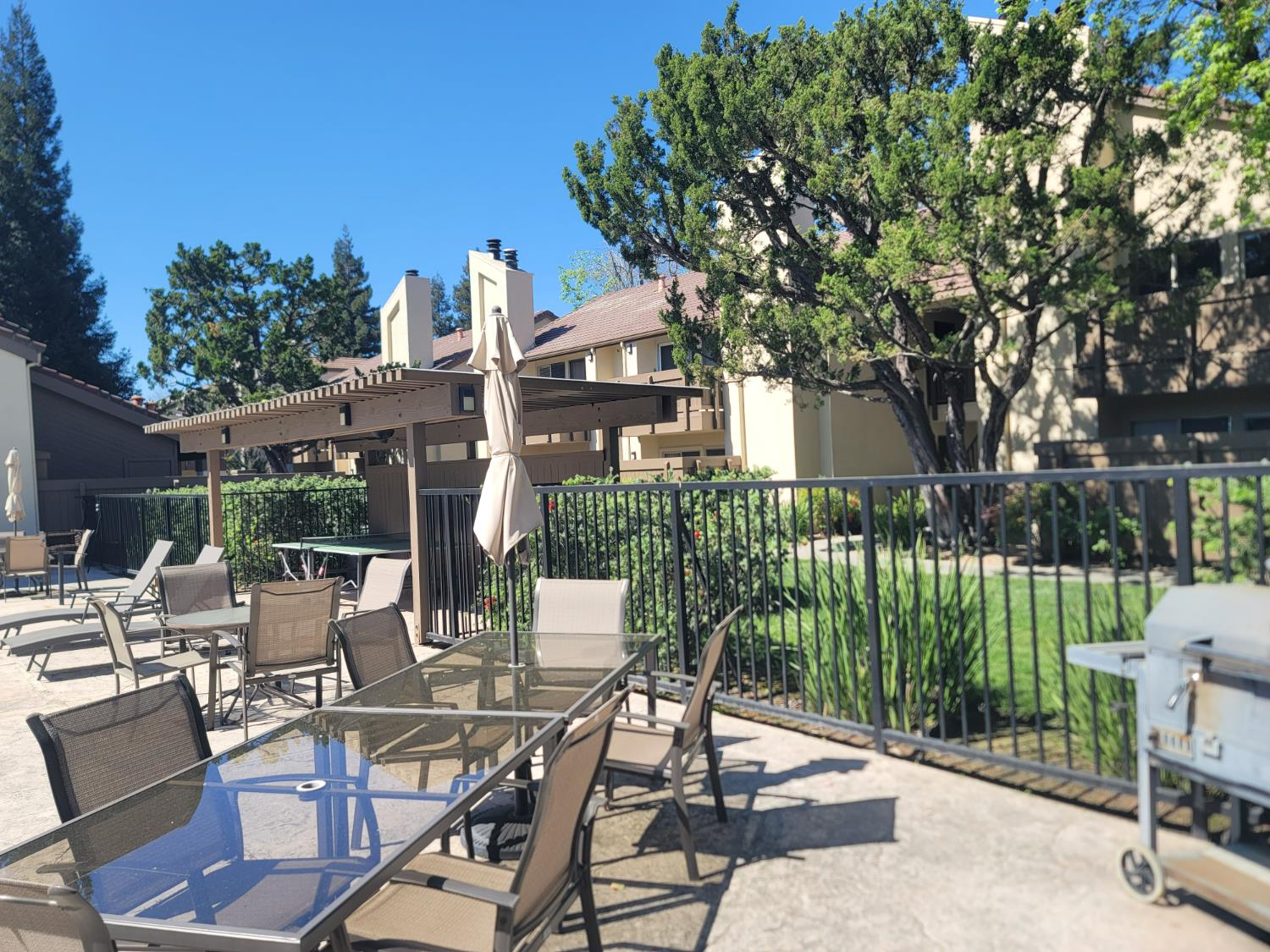 3701 Colonial Dr #89, Modesto, CA 95356