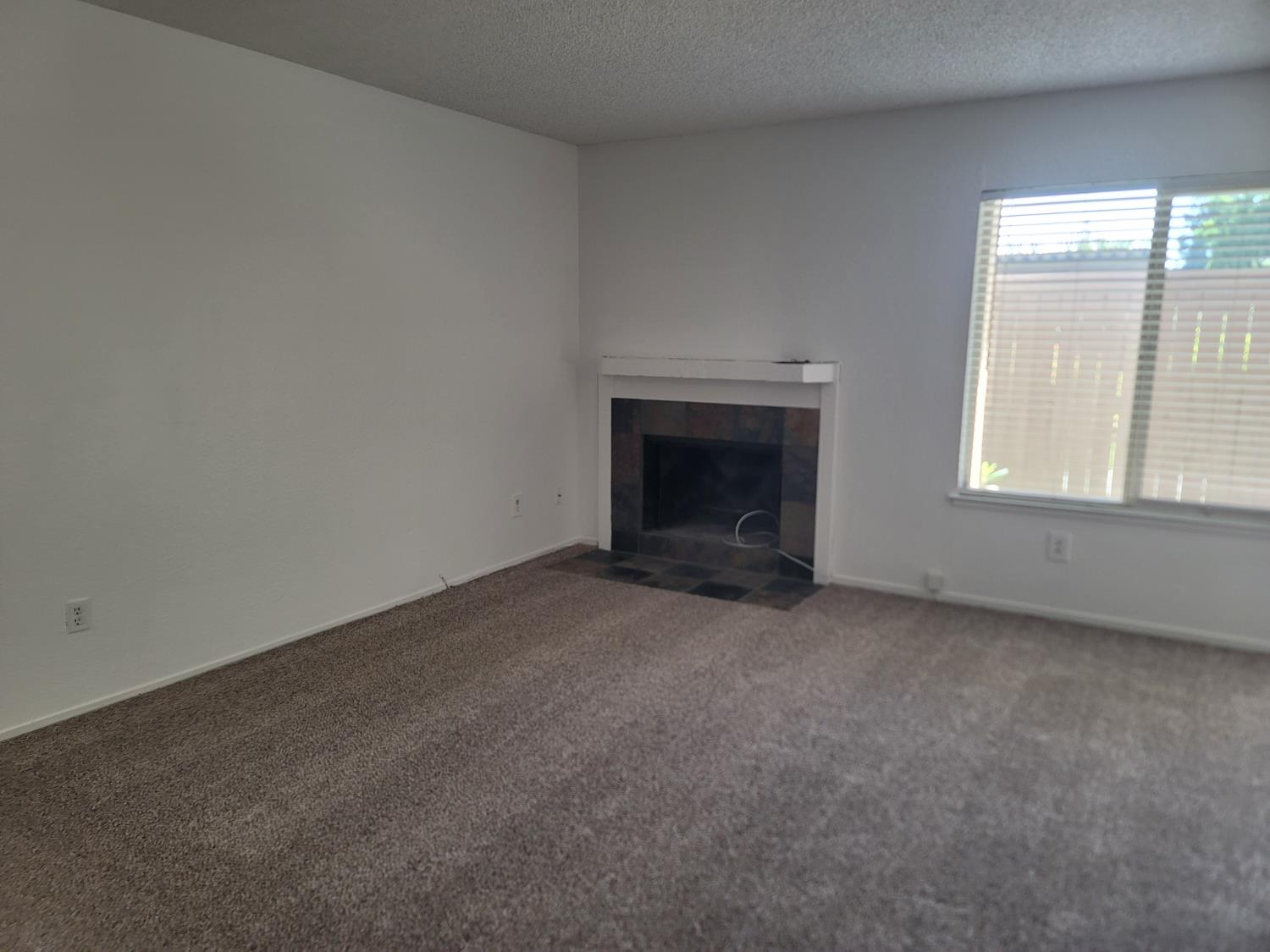 3701 Colonial Dr #89, Modesto, CA 95356