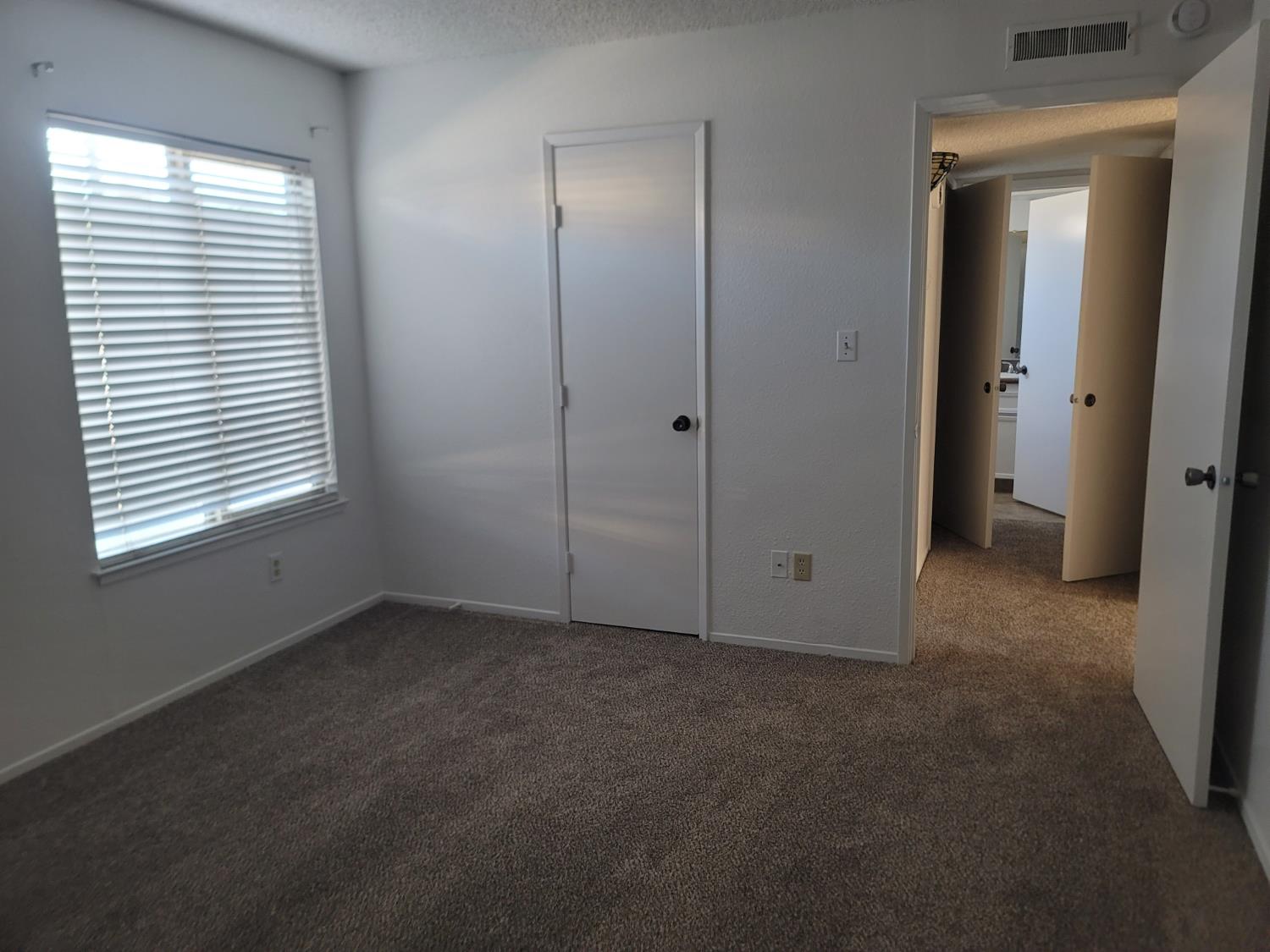 3701 Colonial Dr #89, Modesto, CA 95356