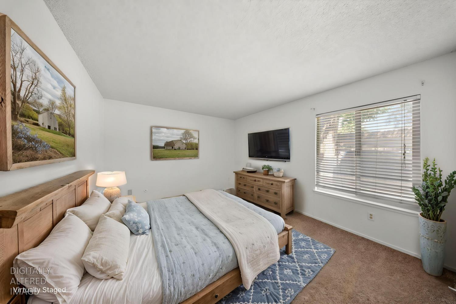 3701 Colonial Dr #89, Modesto, CA 95356