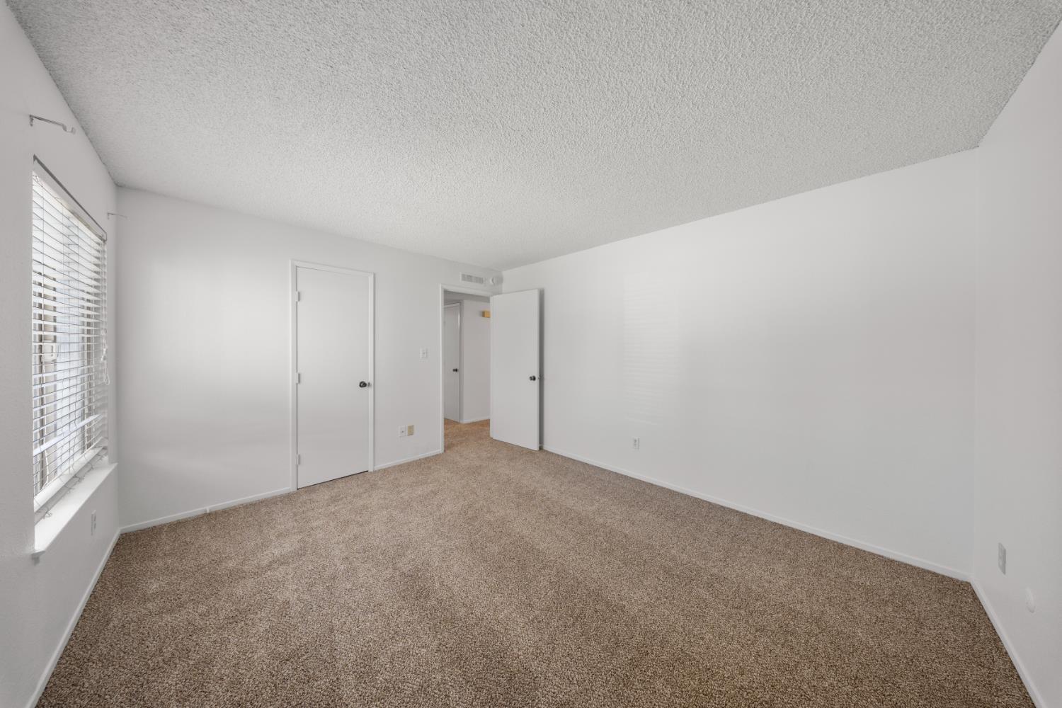 3701 Colonial Dr #89, Modesto, CA 95356