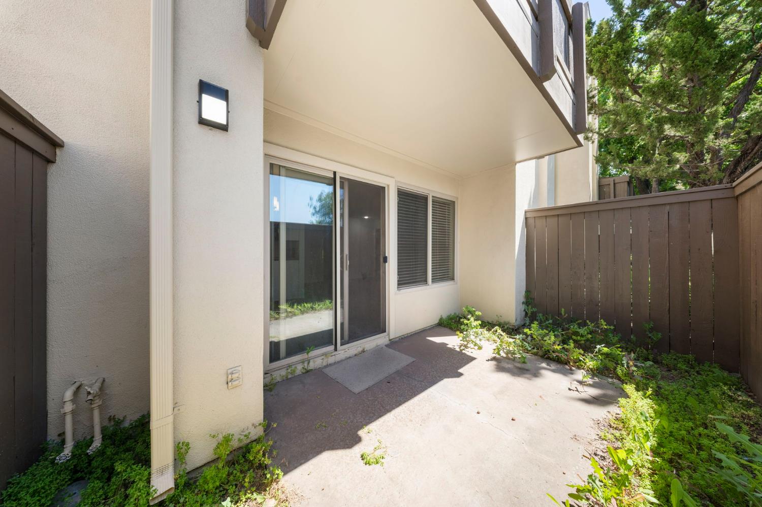 3701 Colonial Dr #89, Modesto, CA 95356